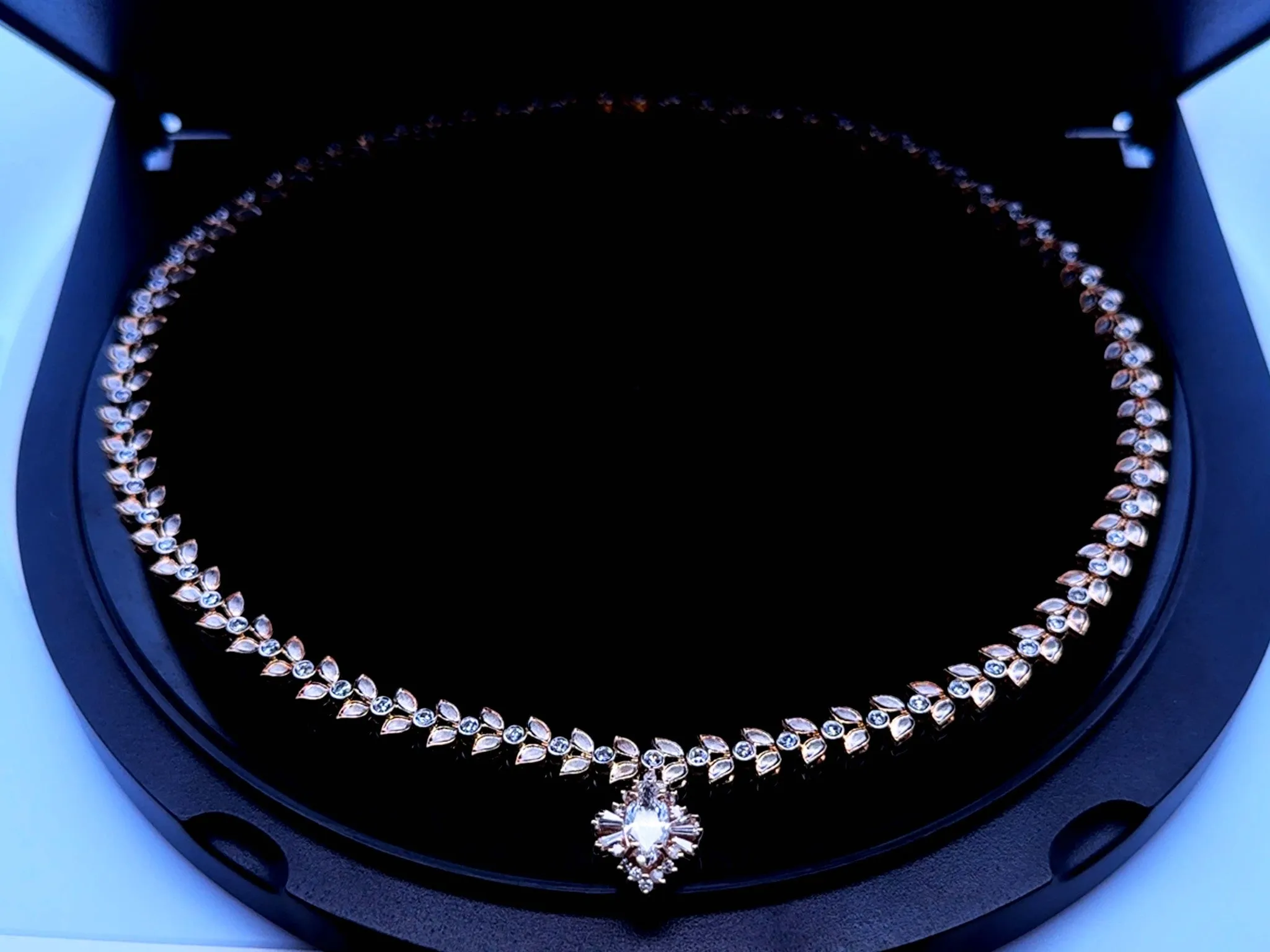 4.00 Carat Diamond Maile Leaf Collar Necklace Marquise Diamond Pendant 18K Gold
