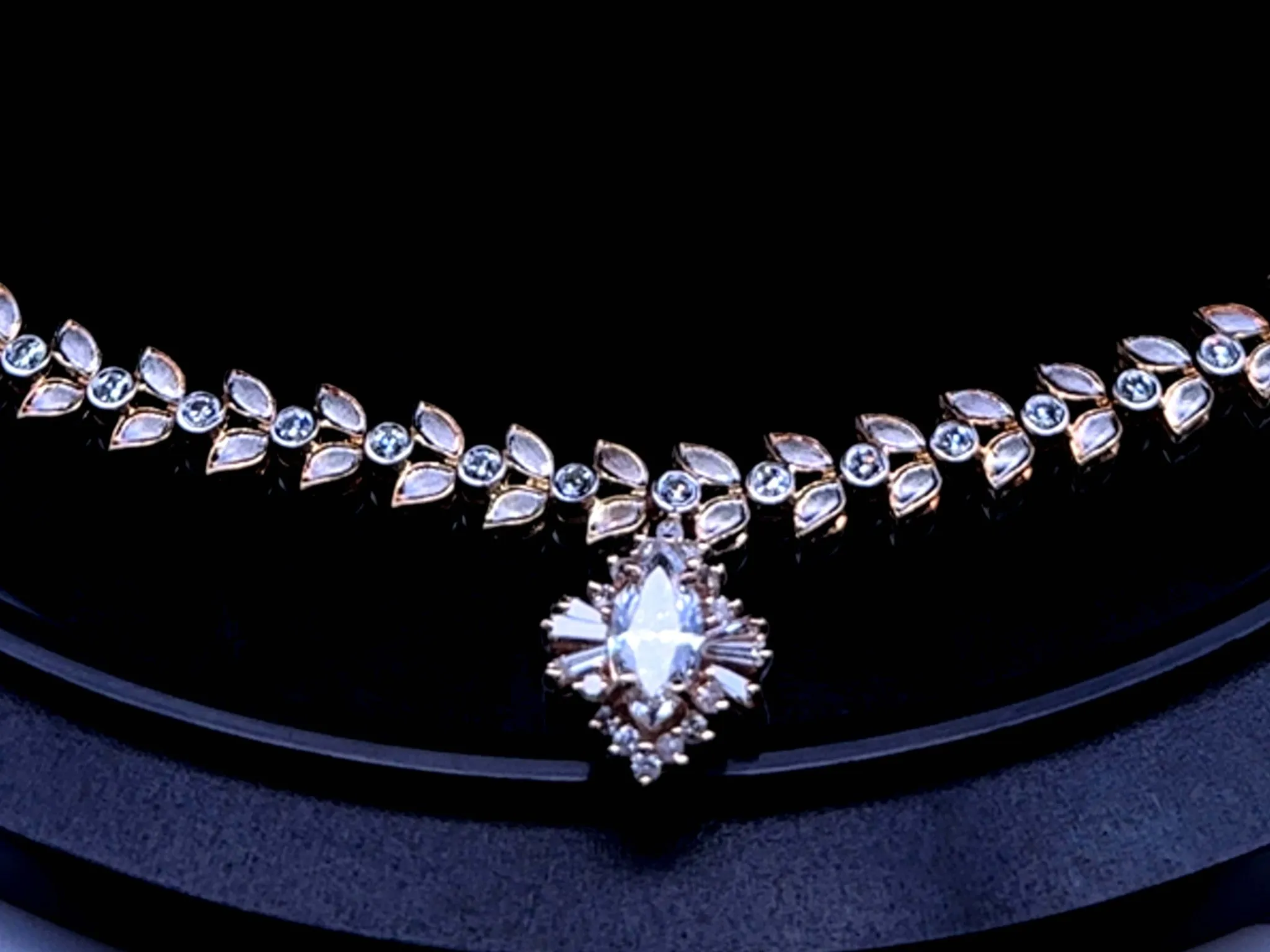 4.00 Carat Diamond Maile Leaf Collar Necklace Marquise Diamond Pendant 18K Gold