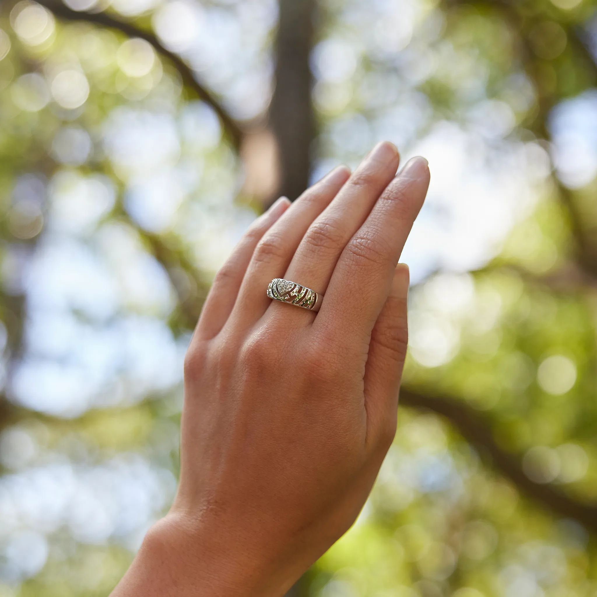 Aloha Heart Ring in White Gold with Diamonds - 8mm