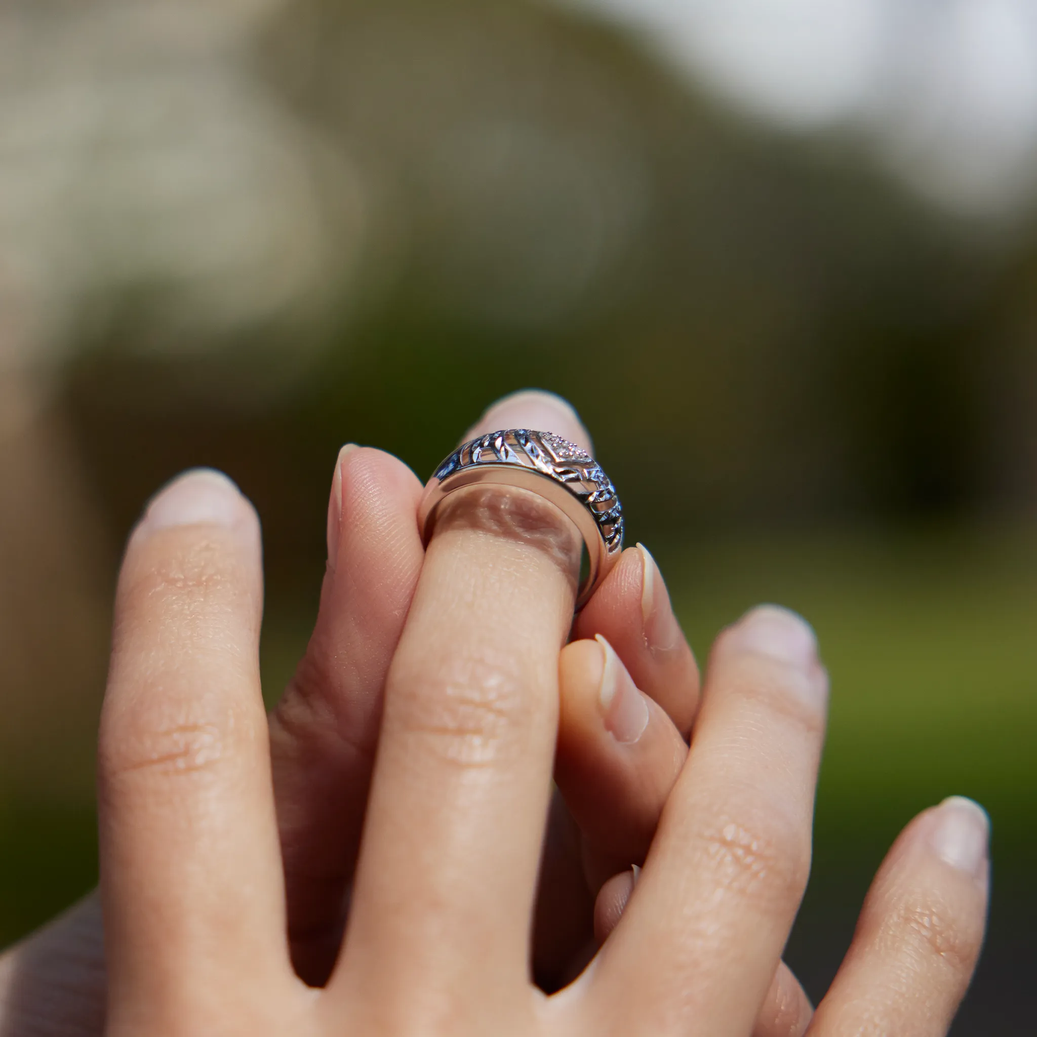 Aloha Heart Ring in White Gold with Diamonds - 8mm