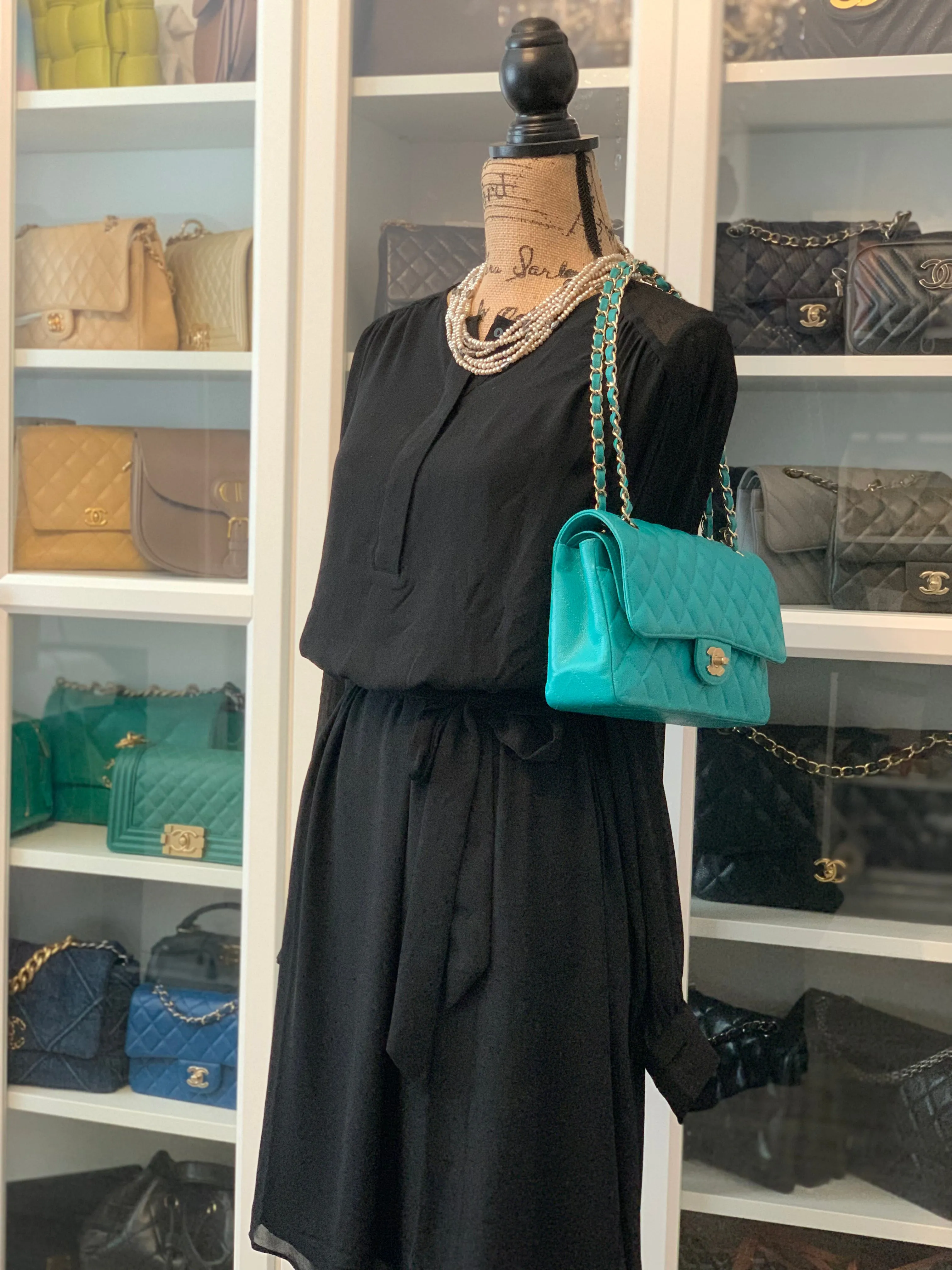 Chanel Timeless Classic Medium M/L 17C Turquoise Caviar/Grained Calfskin Gold-tone Hardware