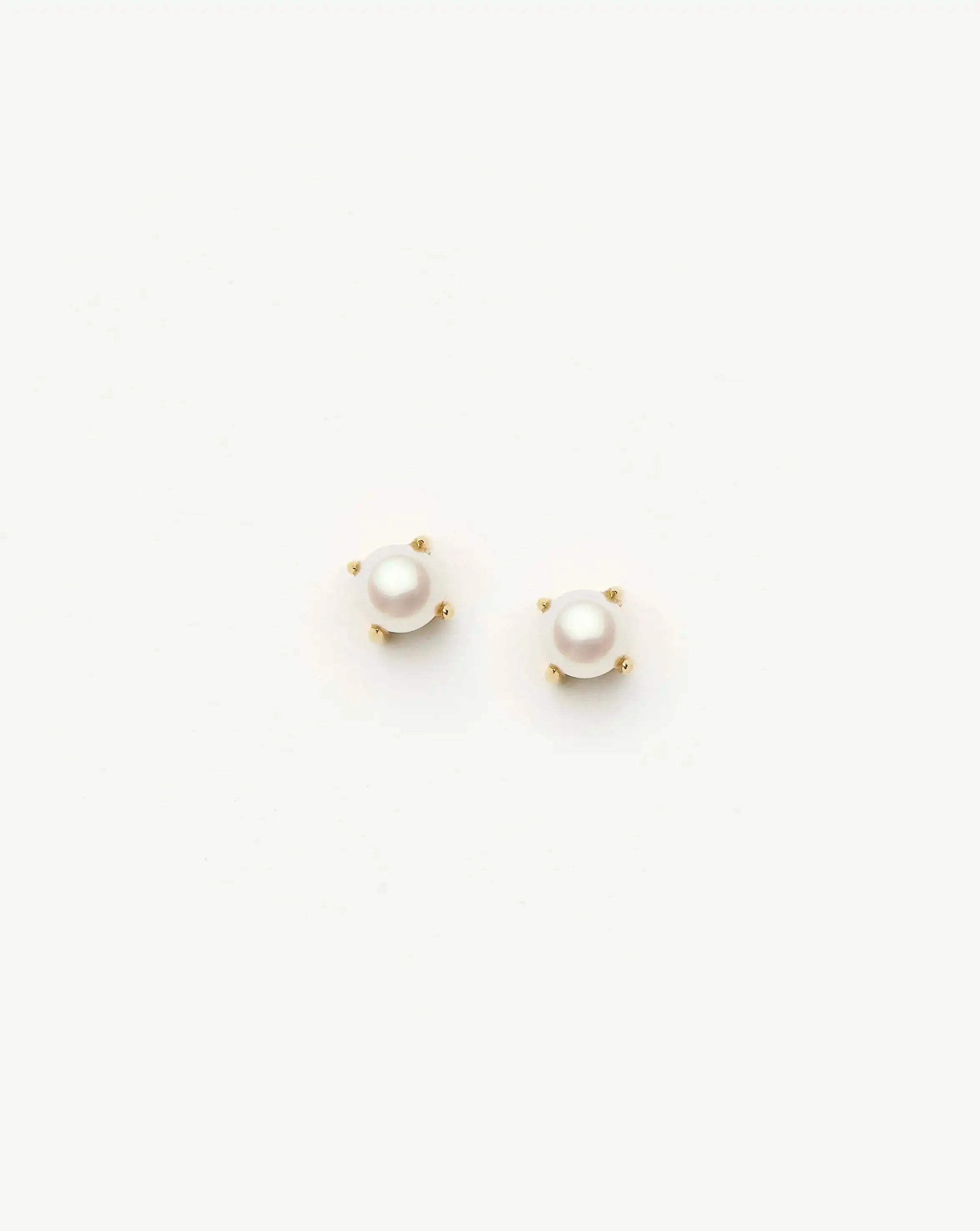 Classic Pearl Stud Earrings | 18k Gold Vermeil/Pearl