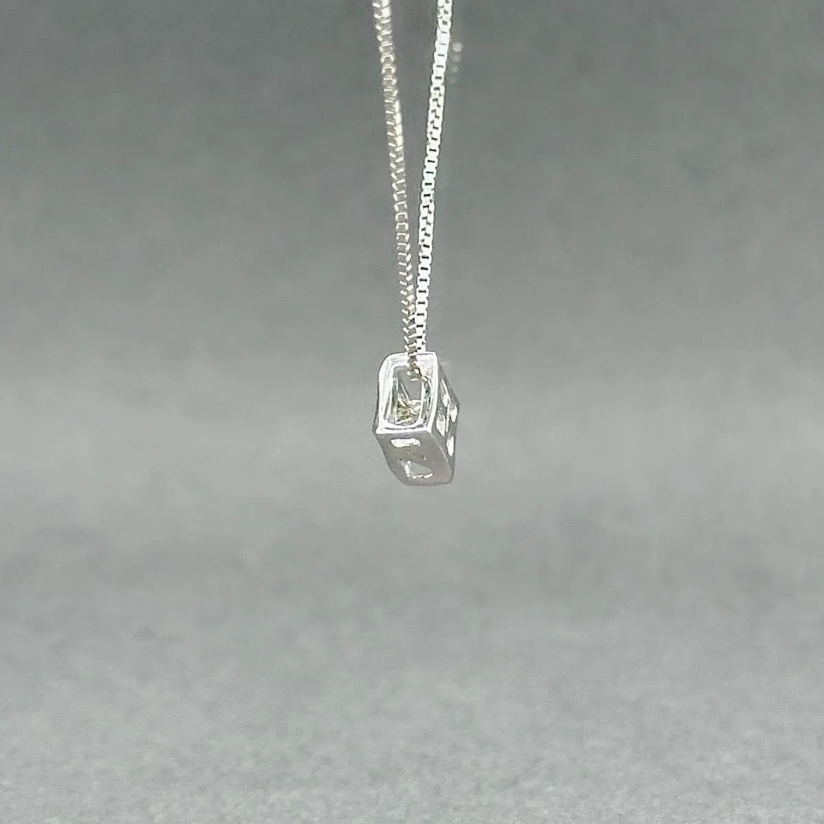 Estate 14K W Gold 0.17ct G-H/SI2 Diamond Pendant