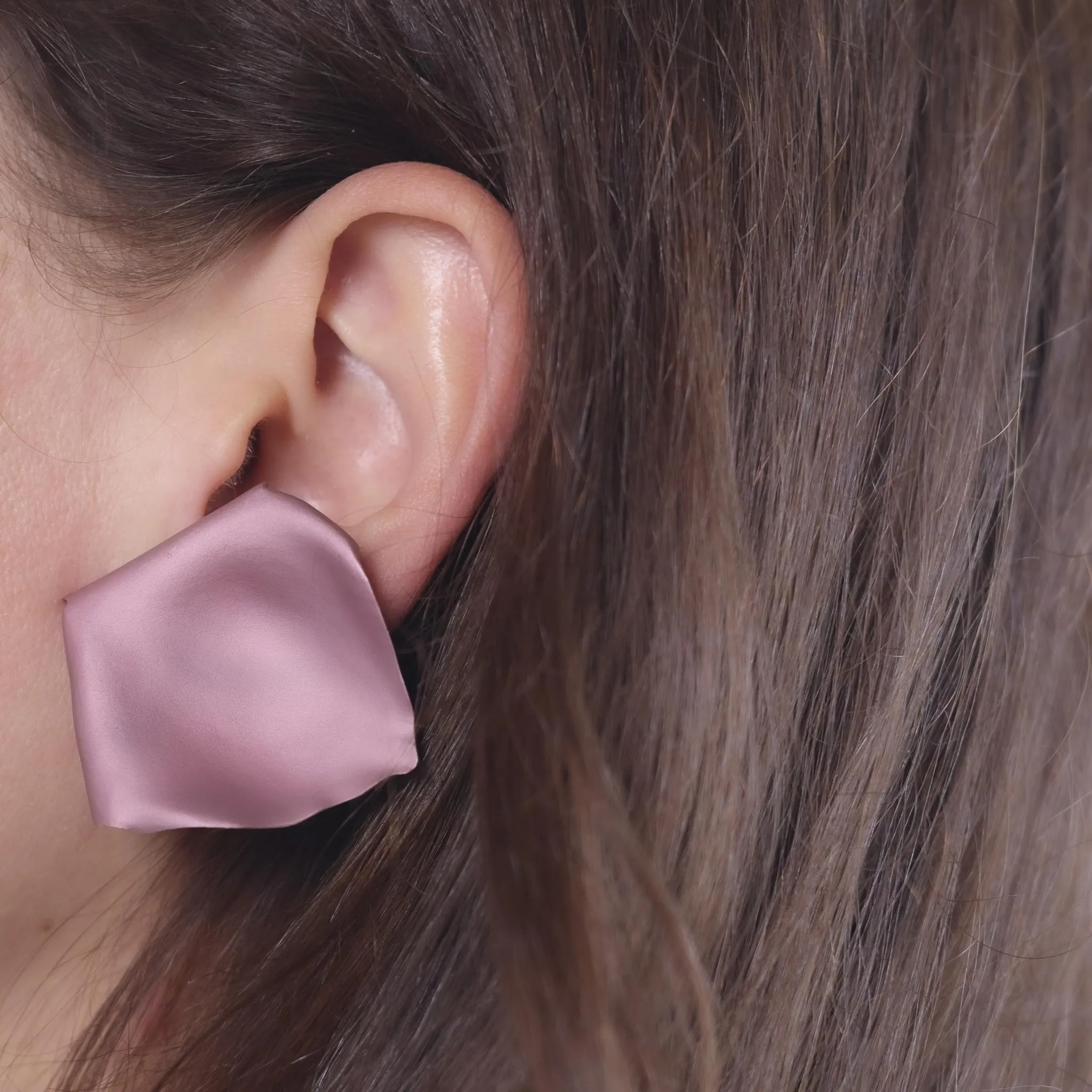 JAR aluminum and 18k yellow gold "Rose petal" earrings