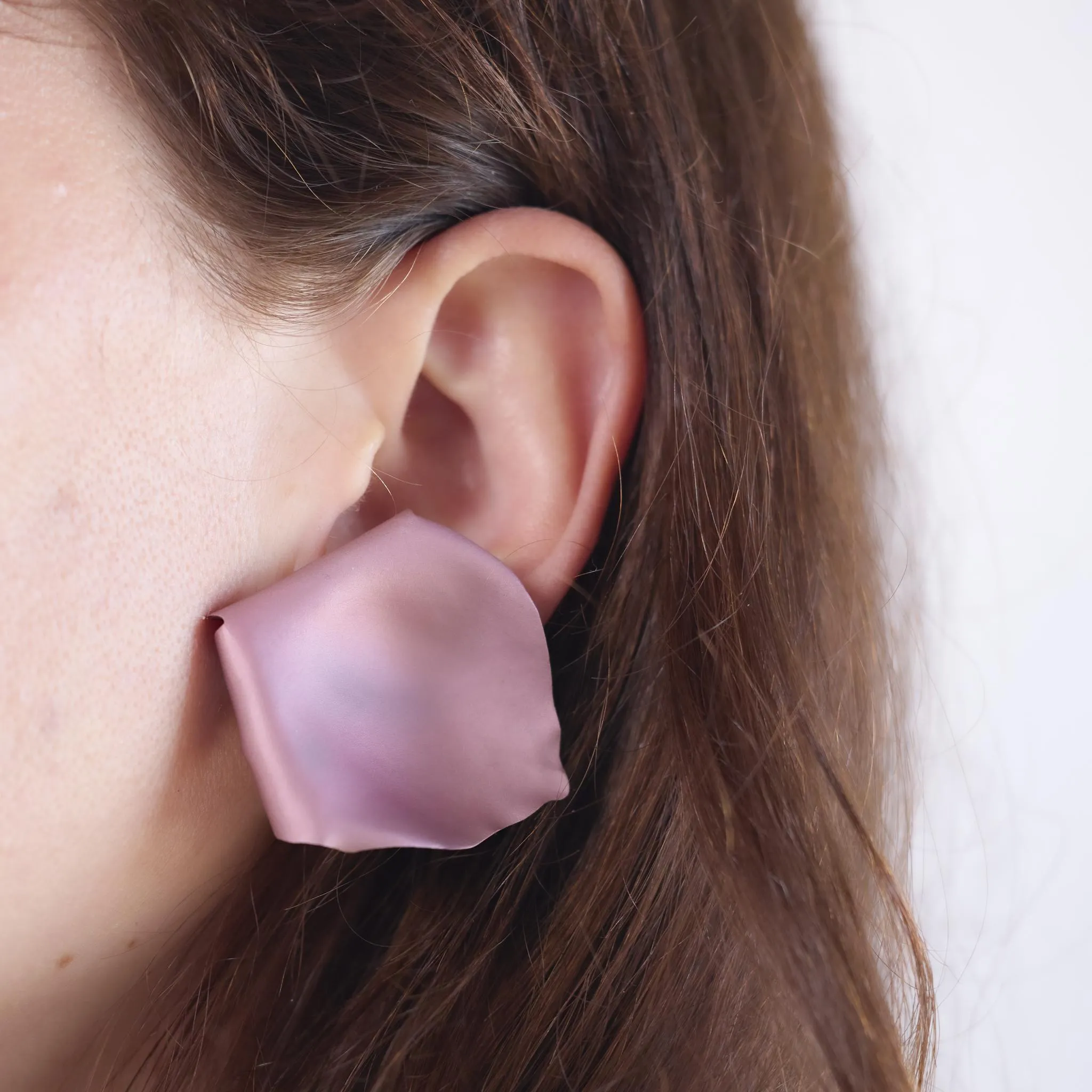 JAR aluminum and 18k yellow gold "Rose petal" earrings