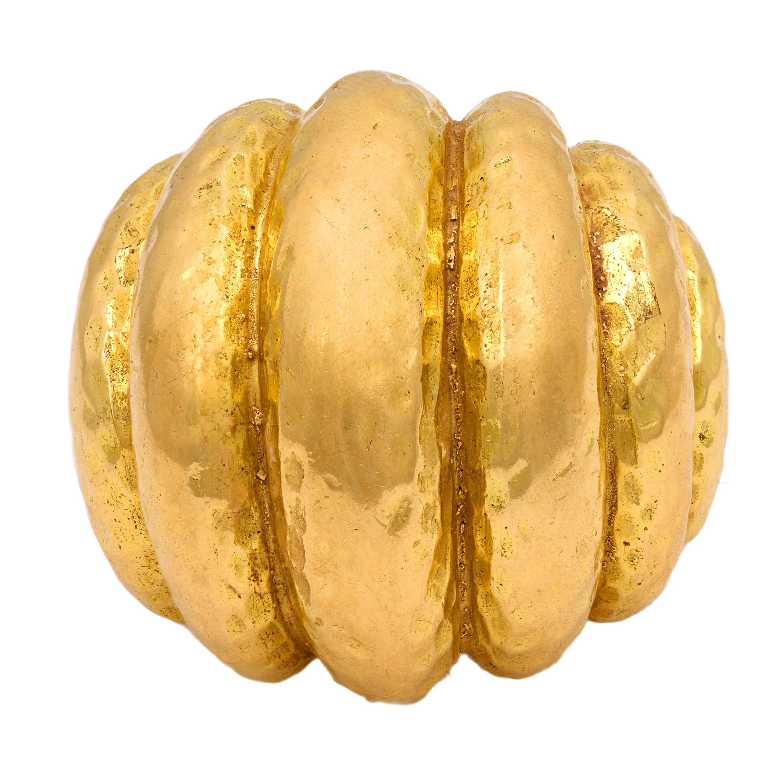 Vintage 18k hammered yellow gold dome ring