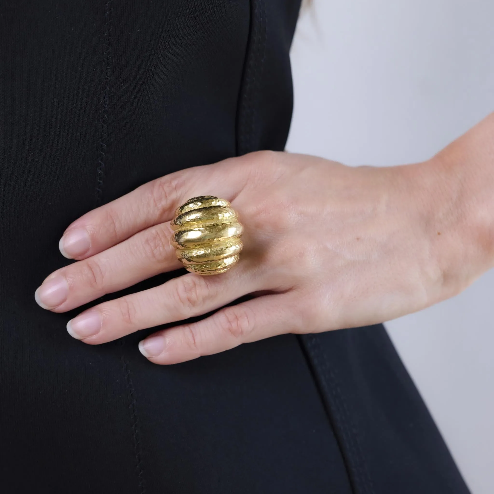 Vintage 18k hammered yellow gold dome ring